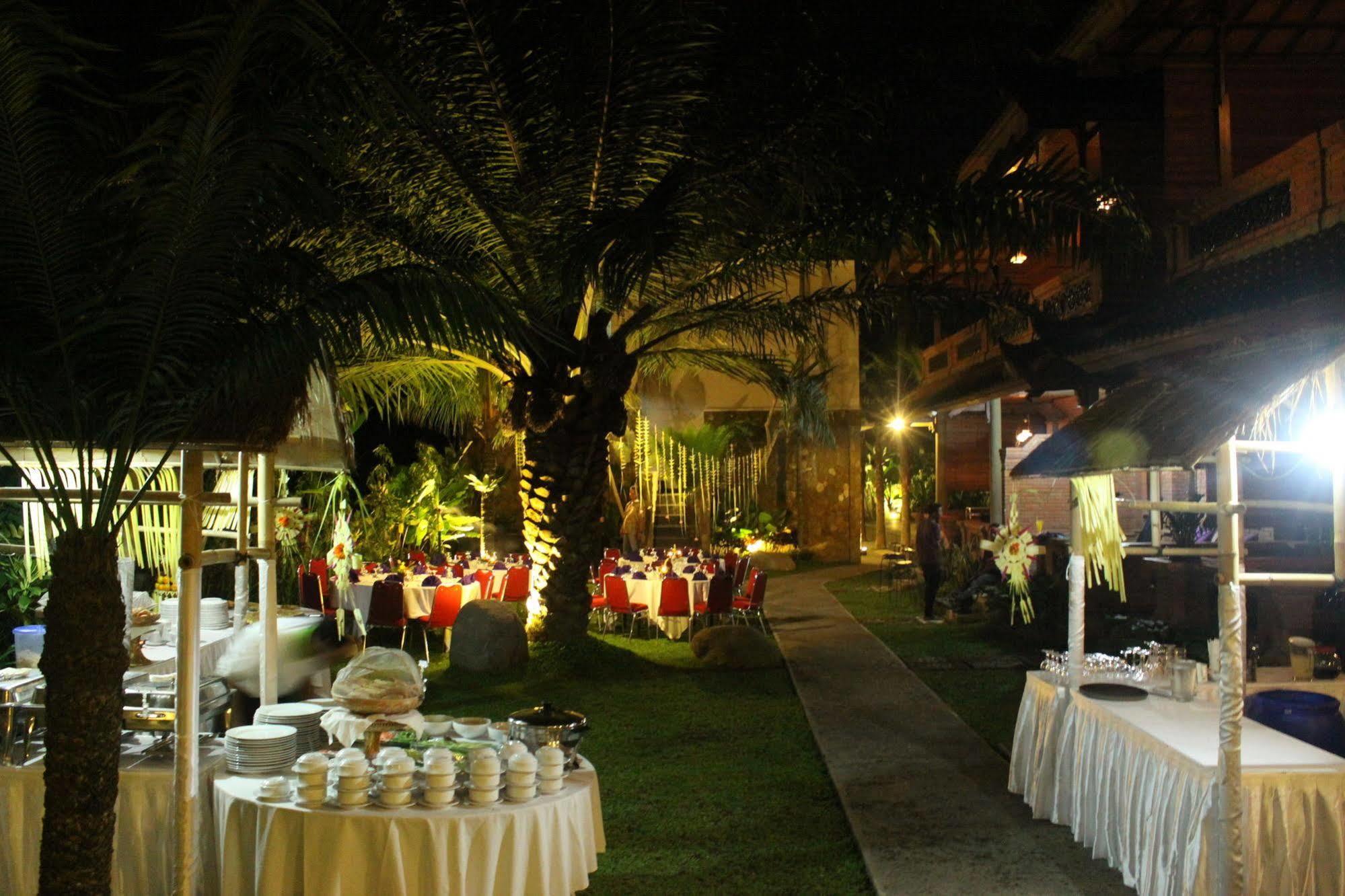 The Grand Sunti Hotel BALI Exterior photo